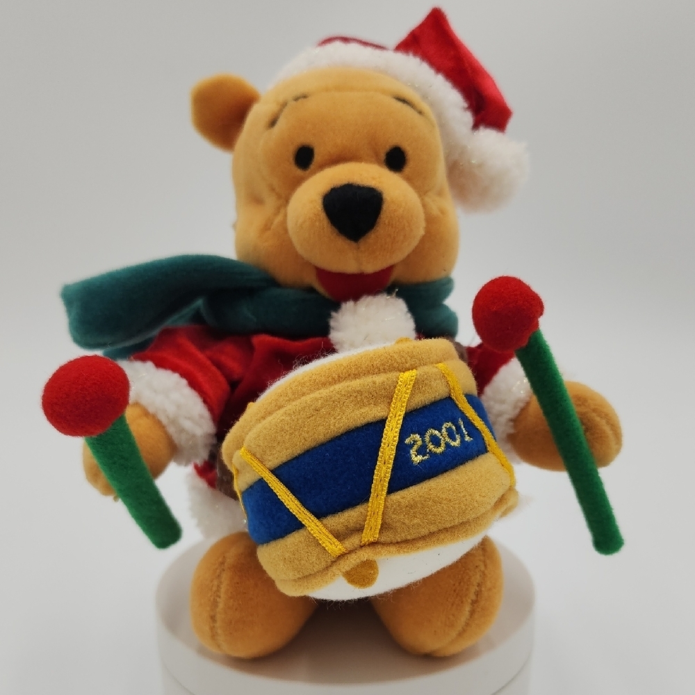 Disney Red and White‎ Pooh Plush with Tag 2001